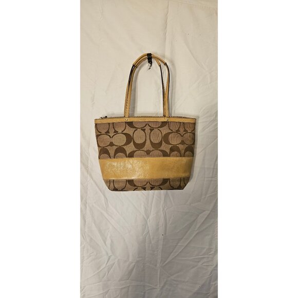 Coach over the shoulder bag -- ITEM #3289 - Picture 3 of 5